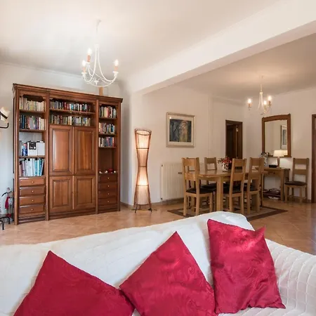 Casa Josephine By Portucasa Vila *