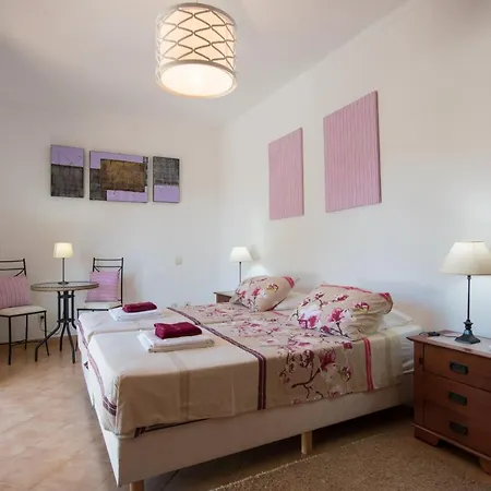 Casa Josephine By Portucasa Quelfes